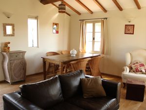 23524496-Ferienhaus-4-Cordes-sur-Ciel-300x225-3