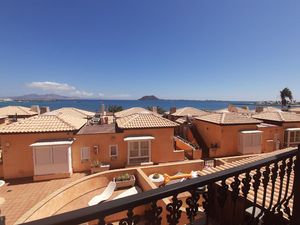 Ausblick aus dem Fenster. Blick auf Lobos und Lanzarote