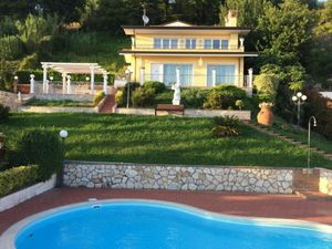 23894655-Ferienhaus-8-Corsanico-bargecchia-300x225-0