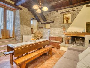 23724865-Ferienhaus-6-Cortona-300x225-2