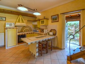 23767289-Ferienhaus-8-Cortona-300x225-3