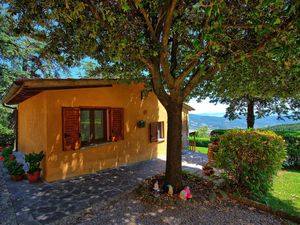 24029396-Ferienhaus-4-Cortona-300x225-1