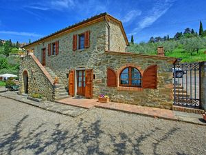 24029532-Ferienhaus-6-Cortona-300x225-1