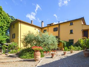 23738924-Ferienhaus-15-Cortona-300x225-3