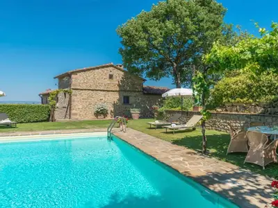 PoolOfHouse