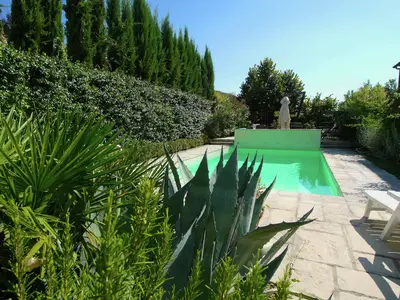 PoolOfHouse