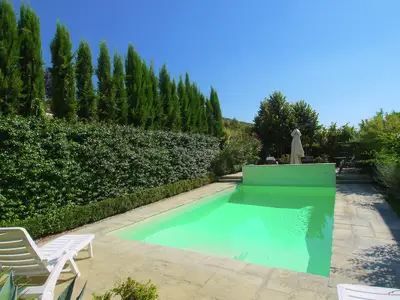 PoolOfHouse