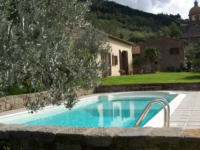 PoolOfHouse