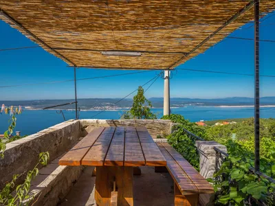 Ferienhaus für 8 Personen (300 m²) in Crikvenica 1/10