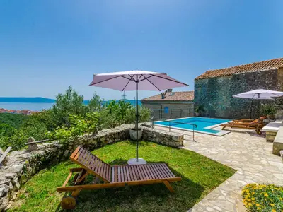 Ferienhaus für 10 Personen (242 m²) in Crikvenica 1/10