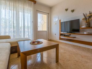 23943016-Ferienhaus-5-Crikvenica-300x225-5