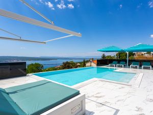 Ferienhaus für 8 Personen (300 m²) in Crikvenica