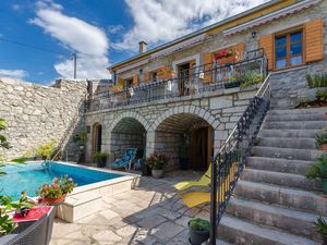 24032367-Ferienhaus-8-Crikvenica-300x225-3