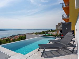 Ferienhaus für 8 Personen (300 m²) in Crikvenica