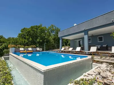Ferienhaus für 8 Personen (230 m²) in Crikvenica 4/10