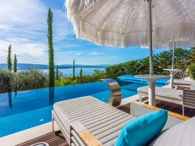 Ferienhaus für 8 Personen (205 m²) in Crikvenica 1/10