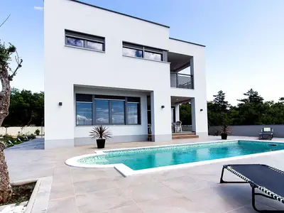 Ferienhaus für 8 Personen (170 m²) in Crikvenica 1/10