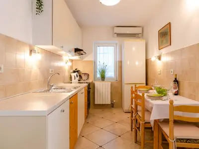 Ferienhaus für 10 Personen (130 m²) in Crikvenica 6/10