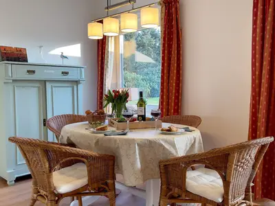 Cuxland-Fewo-Service - Ferienhaus James - Wohnzimmer