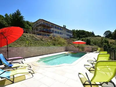 PoolOfHouse