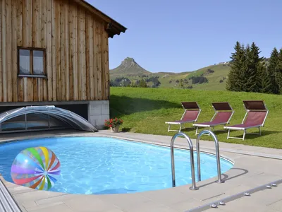 PoolOfHouse