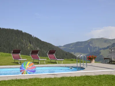 PoolOfHouse