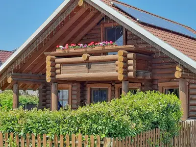 Außenseite Ferienhaus [Sommer]