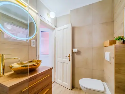 Badezimmer mit Dusche