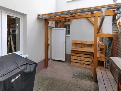 solling-ferienhaus-innenhof-02