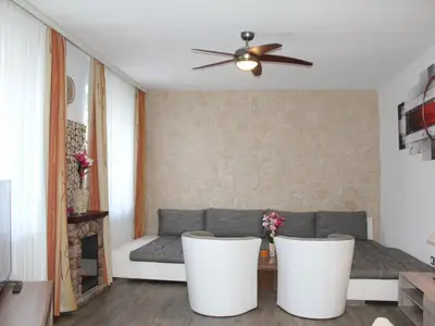 Wohnraum mit Ventilator Wohnraum mit Ventilator