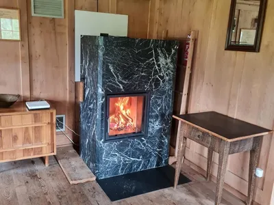 Wohnzimmer mit Ofen