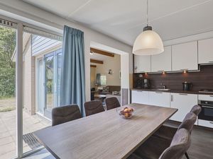 19353221-Ferienhaus-7-Den Haag-300x225-4