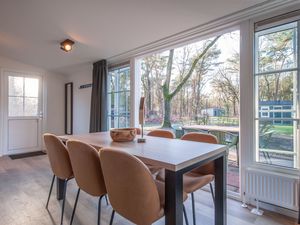 23333600-Ferienhaus-6-Deurne-300x225-4