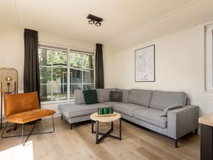 23333602-Ferienhaus-4-Deurne-300x225-1