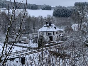 Haus Ruth im Schnee