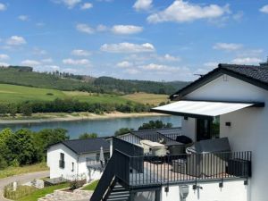 23590512-Ferienhaus-6-Diemelsee-300x225-3