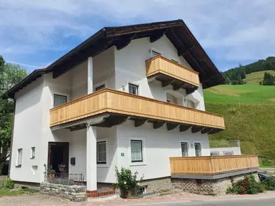 Außenseite Ferienhaus [Sommer]
