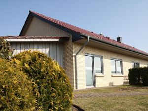 23358038-Ferienhaus-6-Dobbertin-300x225-1