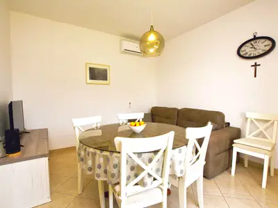 Ferienhaus für 7 Personen (100 m²) in Dobropoljana 3/10