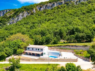 Ferienhaus für 8 Personen (200 m²) in Dolenja Vas 1/10