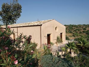 23549482-Ferienhaus-6-Donnafugata-300x225-5