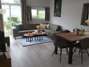 23987695-Ferienhaus-5-Dordrecht-300x225-1