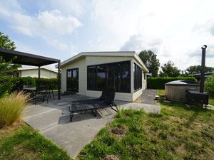 23987696-Ferienhaus-6-Dordrecht-300x225-0