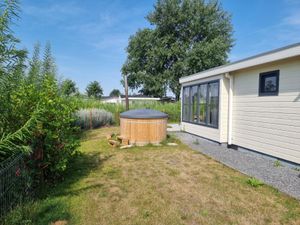 23987696-Ferienhaus-6-Dordrecht-300x225-1