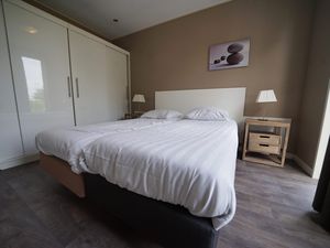 23987701-Ferienhaus-6-Dordrecht-300x225-5