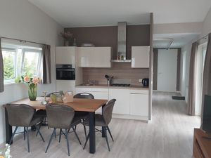 23987695-Ferienhaus-5-Dordrecht-300x225-2