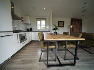 23987692-Ferienhaus-4-Dordrecht-300x225-4