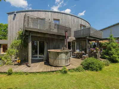 Ferienhaus Stahl - Dornstetten - Außenansicht mit Hot Tub