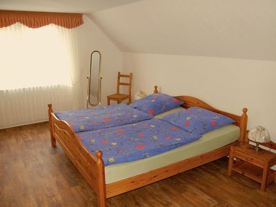 1. Schlafzimmer  mit 3 Betten