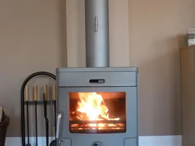 Kamin-/Ofen